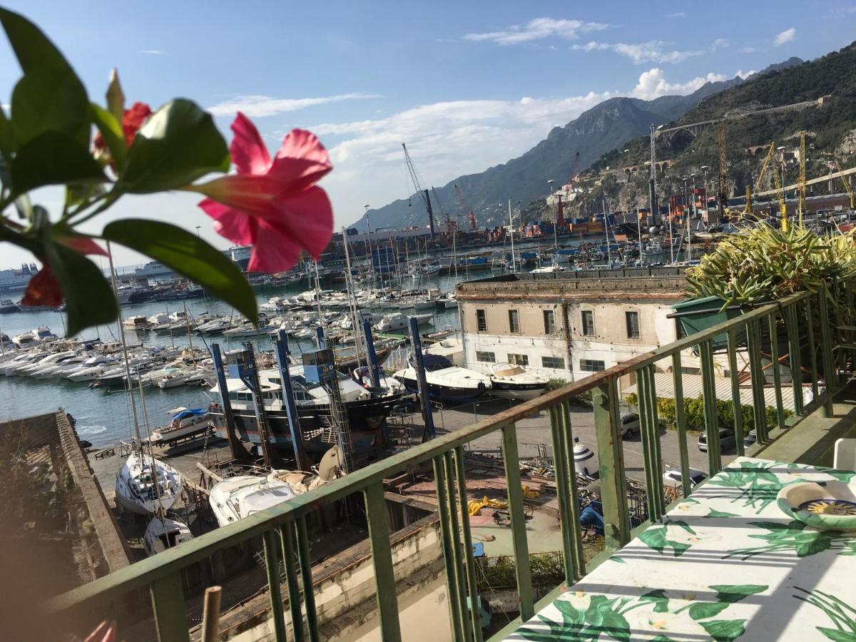 Abitare Sul Porto Hotel Salerno Exterior photo