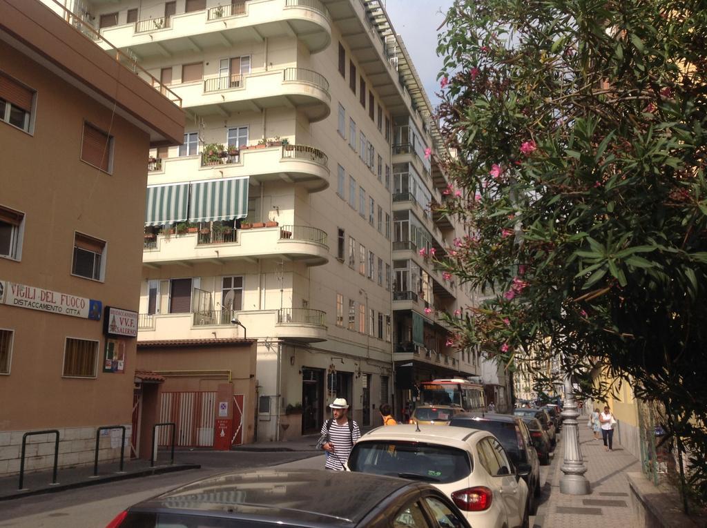 Abitare Sul Porto Hotel Salerno Exterior photo