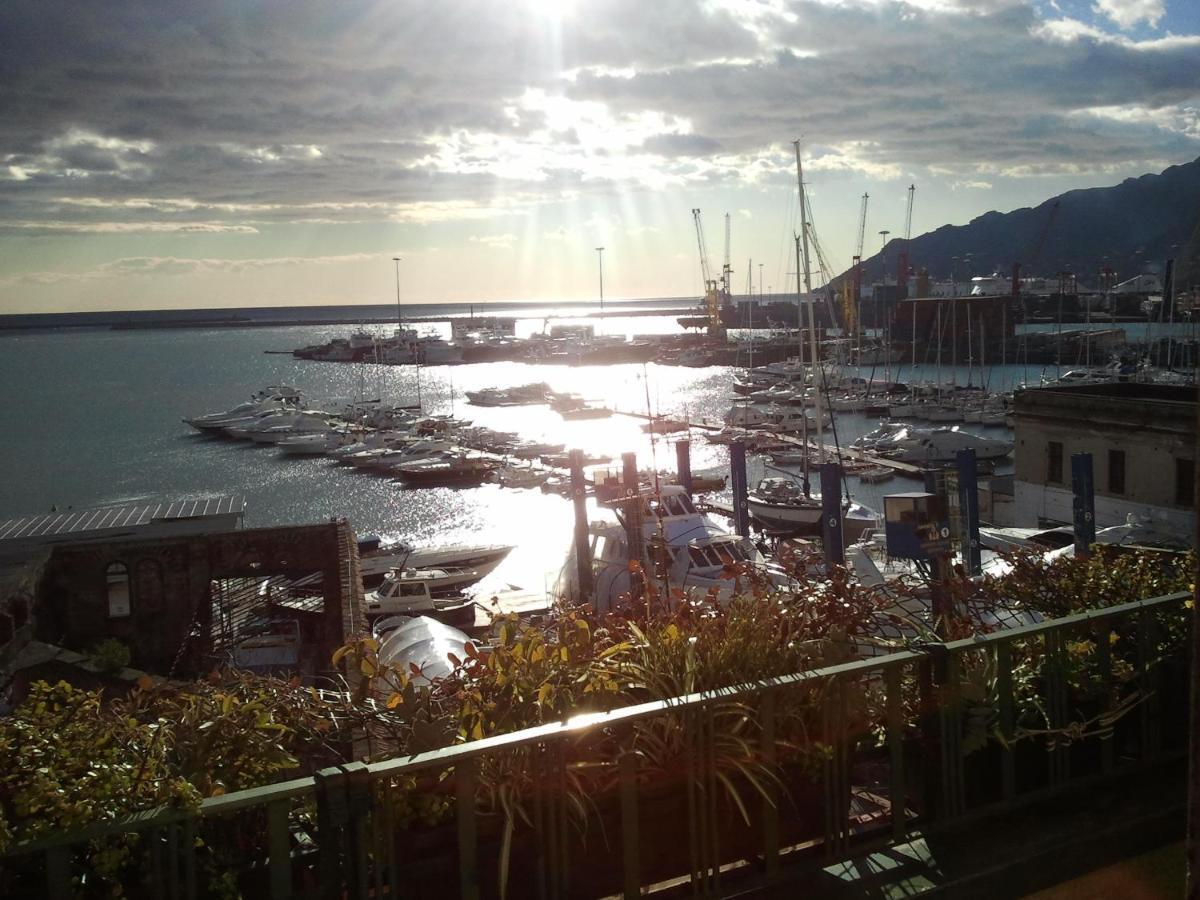 Abitare Sul Porto Hotel Salerno Exterior photo